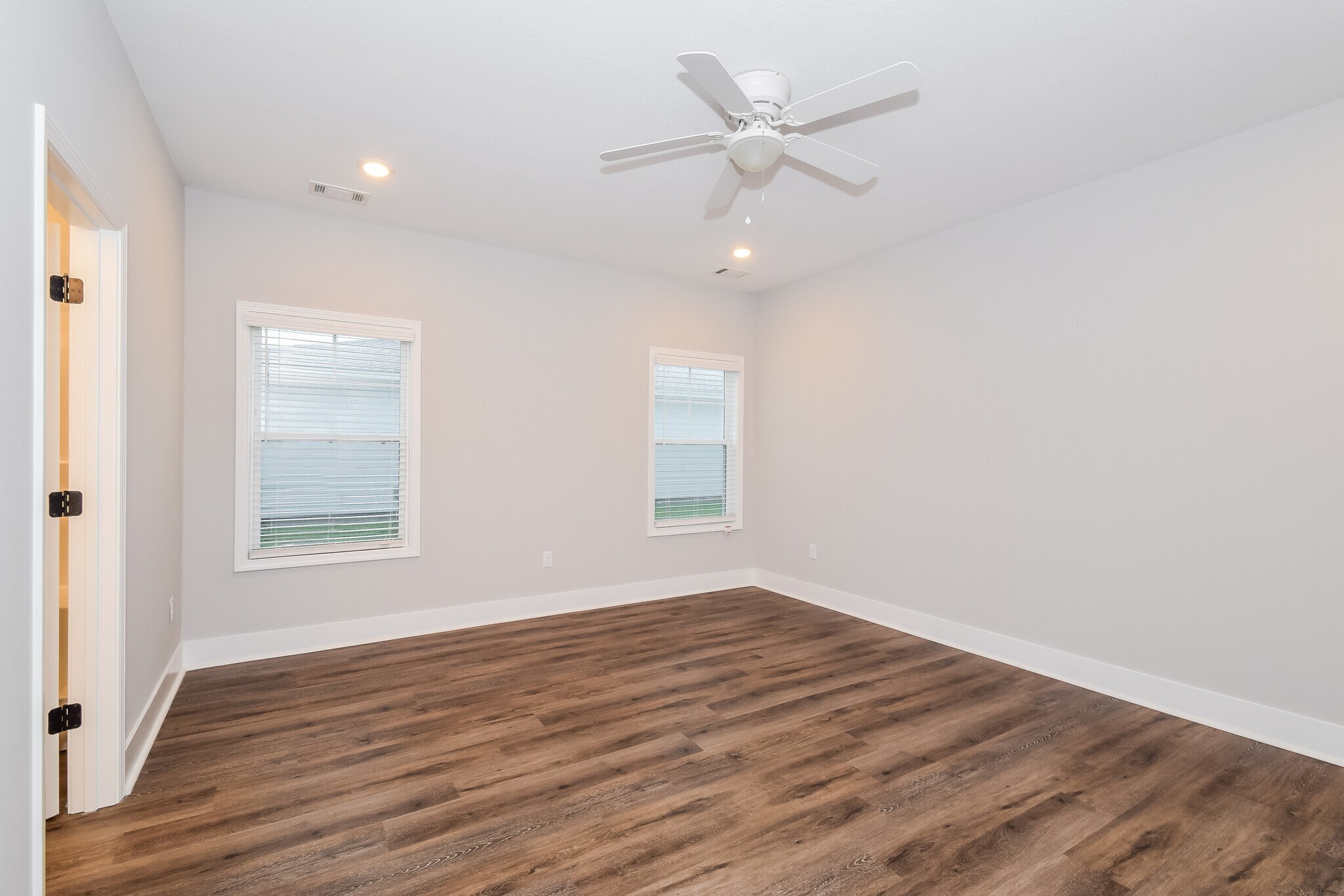 Building Photo - 1025 Autumns Wood Cir E