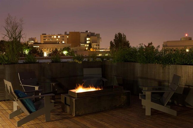 Building Photo - TreeHouse