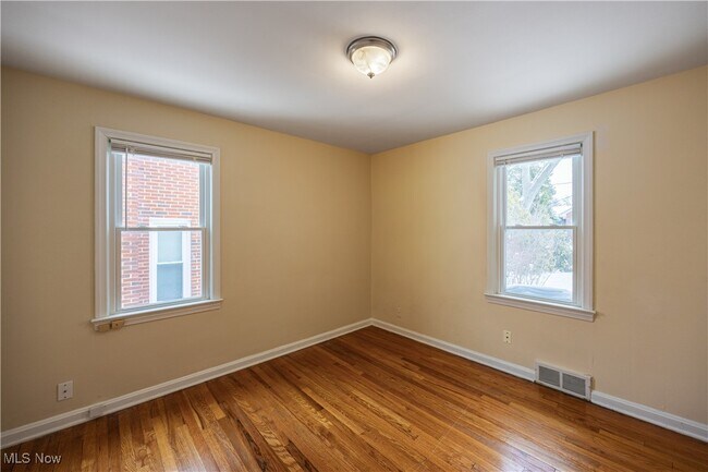 Building Photo - 23211 Fernwood Dr