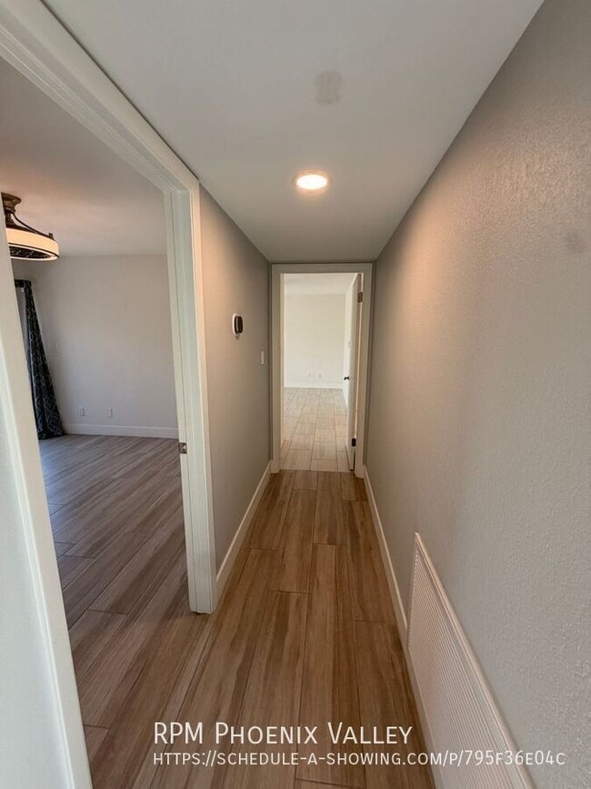 Building Photo - 7826 E San Miguel Ave