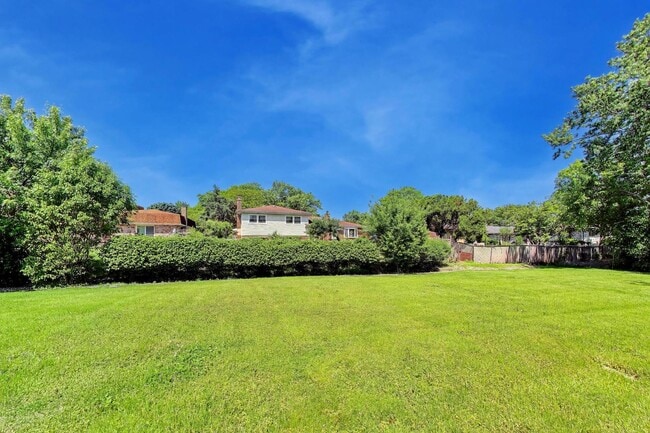 Building Photo - 1526 Carrol Ct