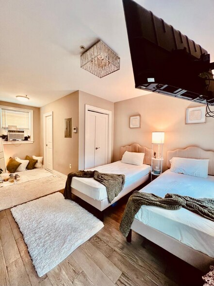 Building Photo - 3555 16th St NW