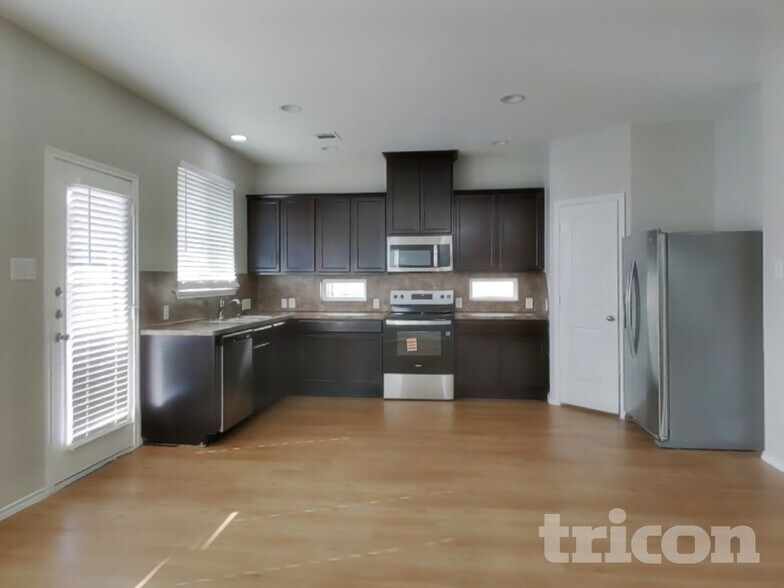 Building Photo - 2823 Arica Ln