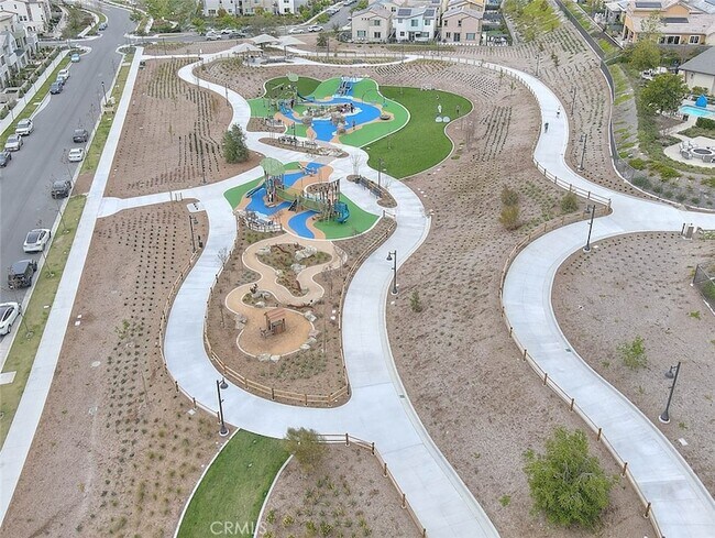 Building Photo - 6 Crown Point Dr