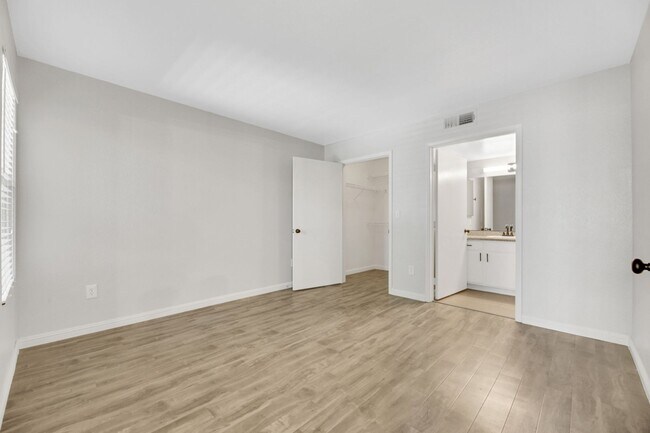 Building Photo - 2300 E Silverado Ranch Blvd