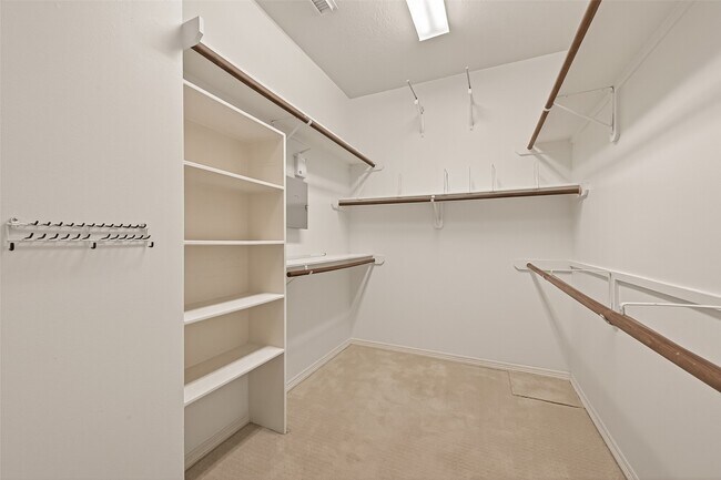 Building Photo - 431 Westmoreland St