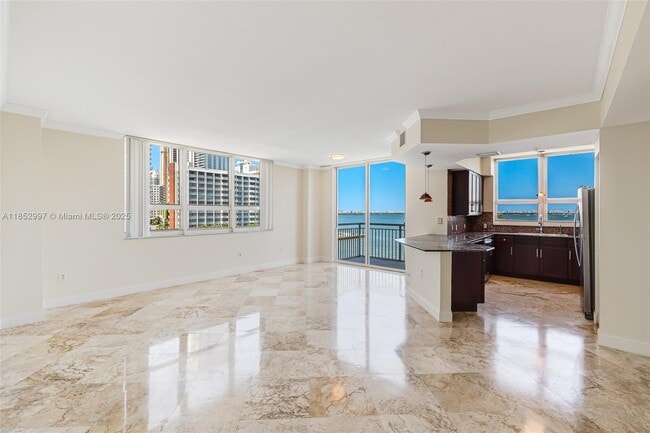 Building Photo - 2000 N Bayshore Dr