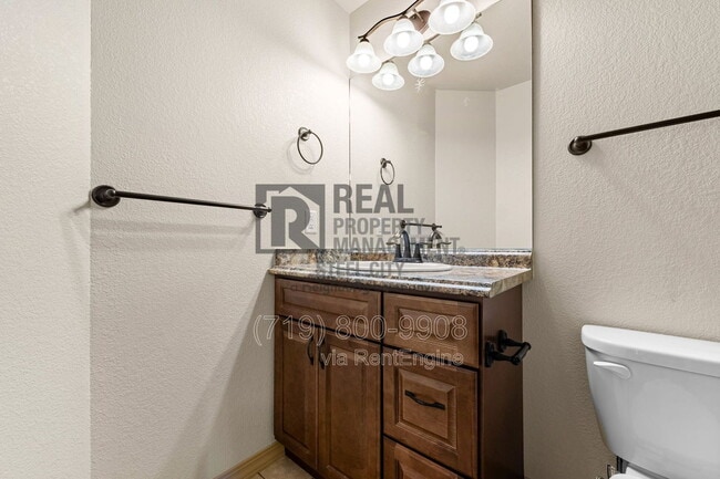 Building Photo - 21 Arrowsmith Dr