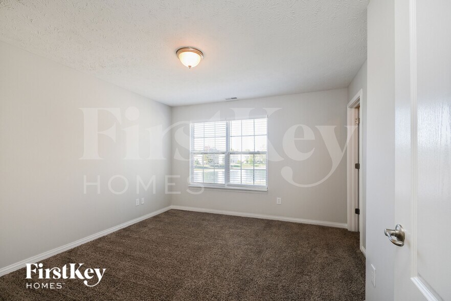 Building Photo - 10871 Monarch Springs Ct