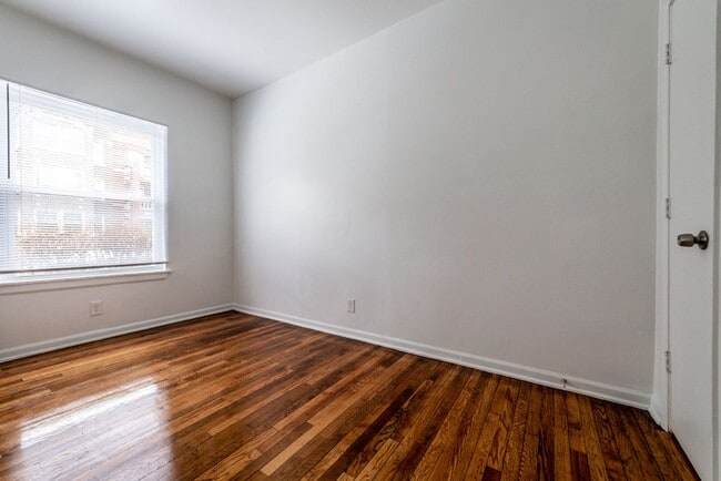 Building Photo - 6160-6212 S Martin Luther King Dr Chicago, IL 60637