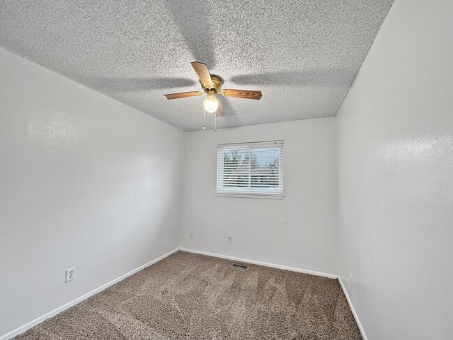 Building Photo - $0 DEPOSIT OPTION. SPACIOUS 4-BEDROOM, 2-B...