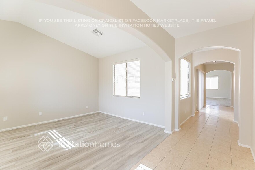 Building Photo - 4216 S 104th Ln