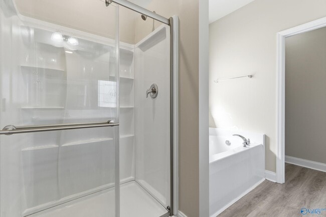 Building Photo - 150 Shrewsberry Dr