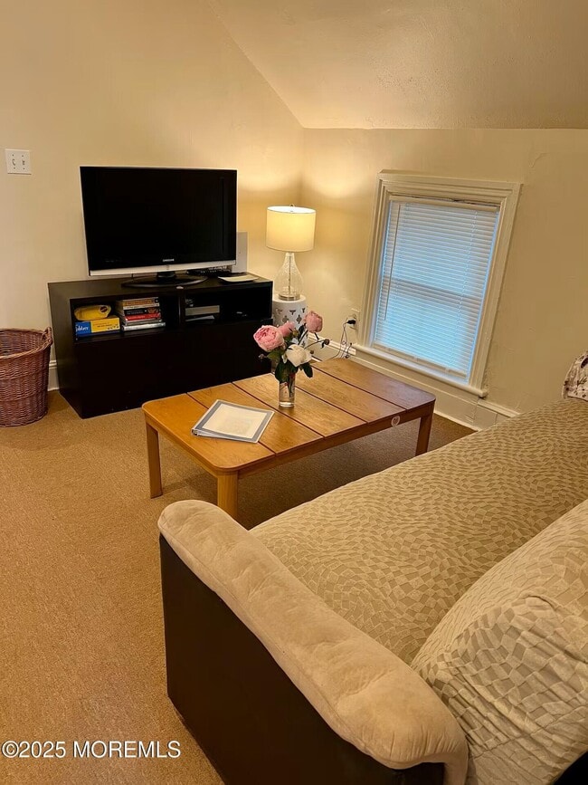 Building Photo - 34 Embury Ave