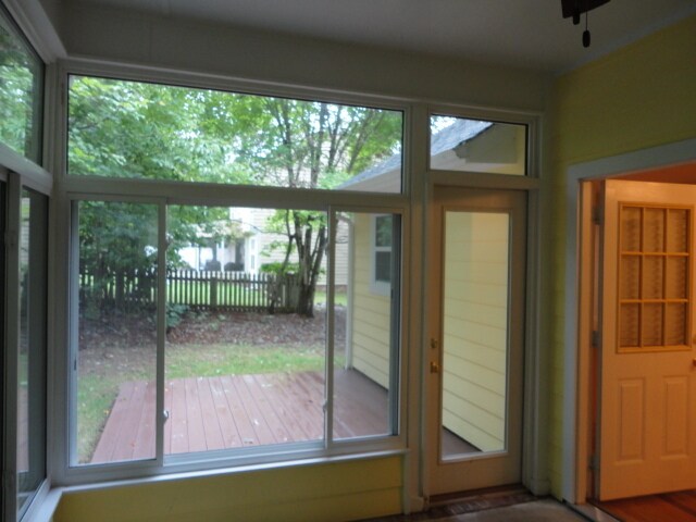 Building Photo - 507 Devereaux Ln