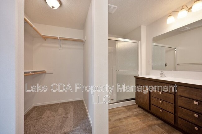 Building Photo - 12335 Gipper Loop