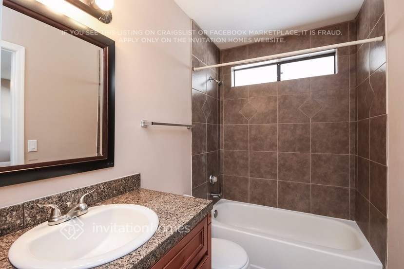 Building Photo - 9020 W Las Palmaritas Dr