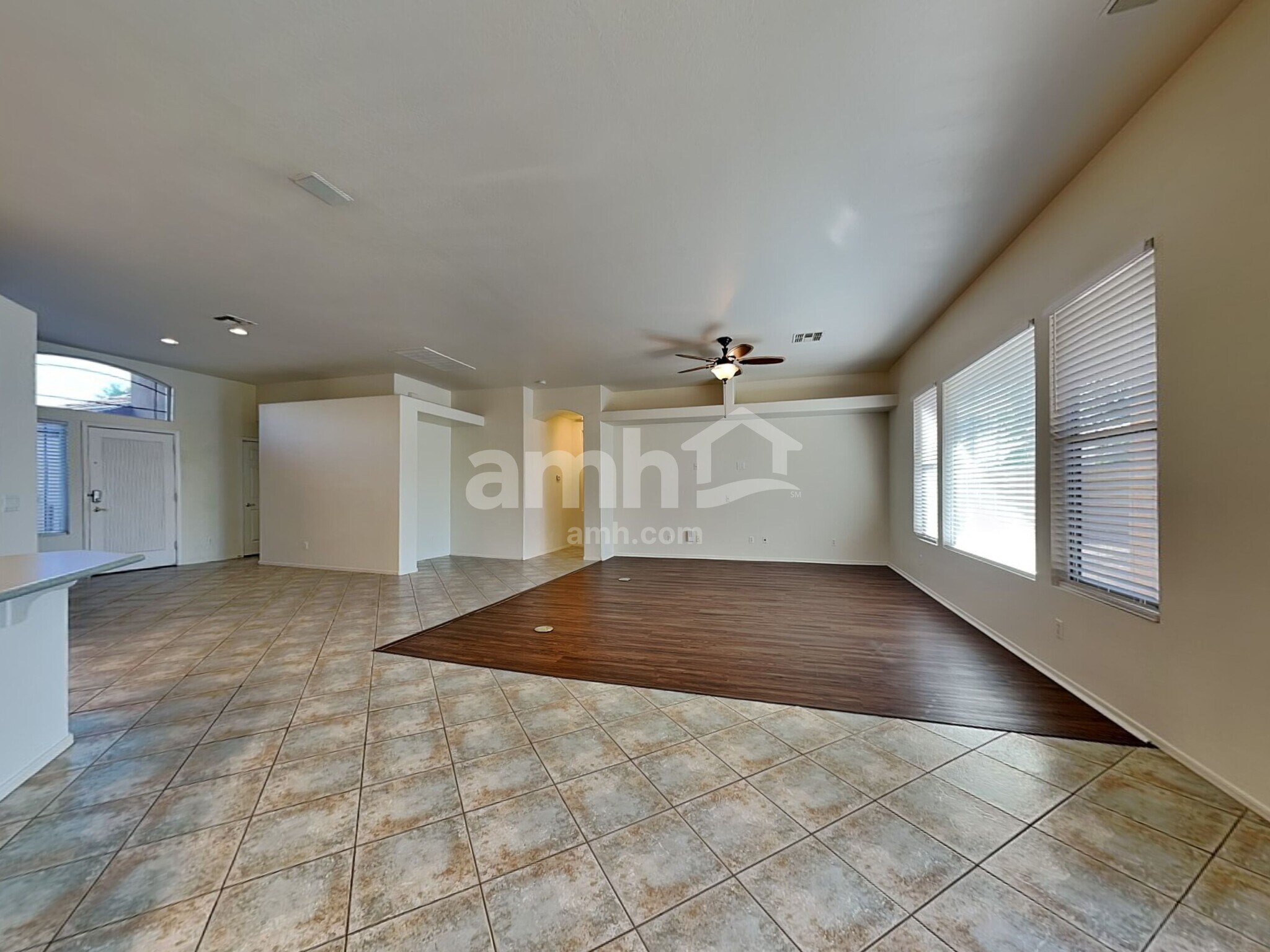 Building Photo - 8027 W Clara Ln