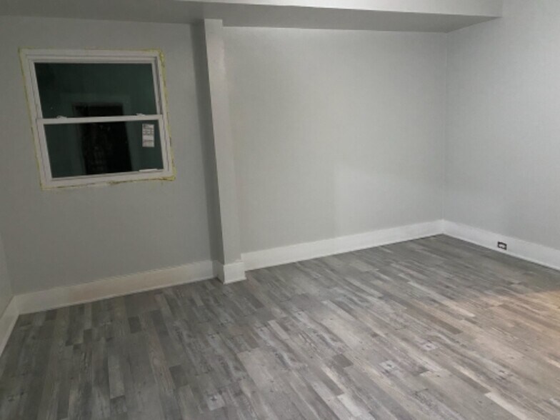 Building Photo - 907 Chartiers Ave