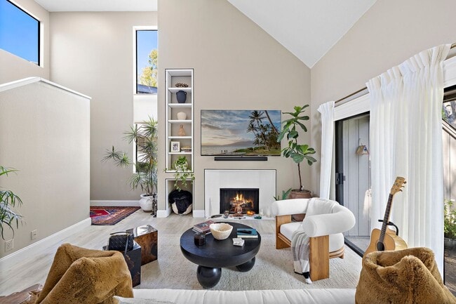 Building Photo - Charming Townhome in Turtle Rock