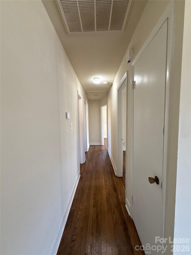 Building Photo - 4428 Brooktree Dr