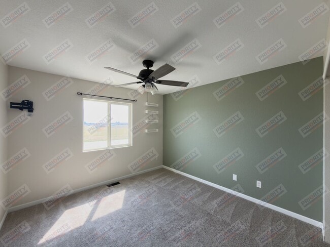 Building Photo - 3301 Quacker Ave