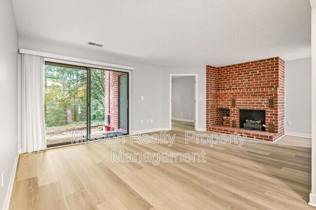 Building Photo - 2104 Turtle Run Dr