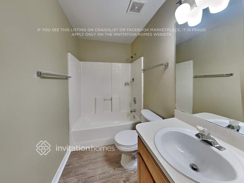 Building Photo - 1712 Laramie Cir