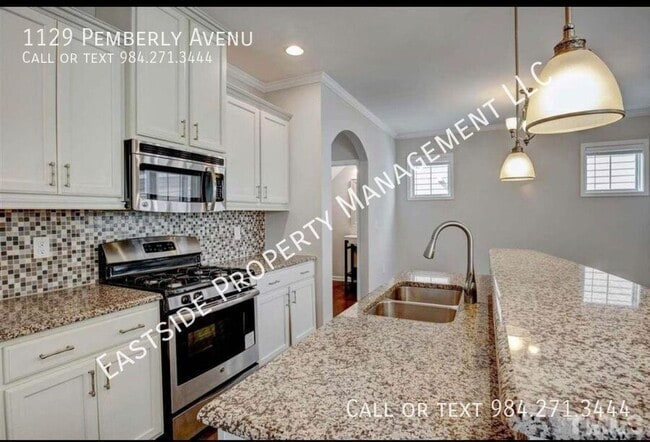 Building Photo - 1129 Pemberly Ave