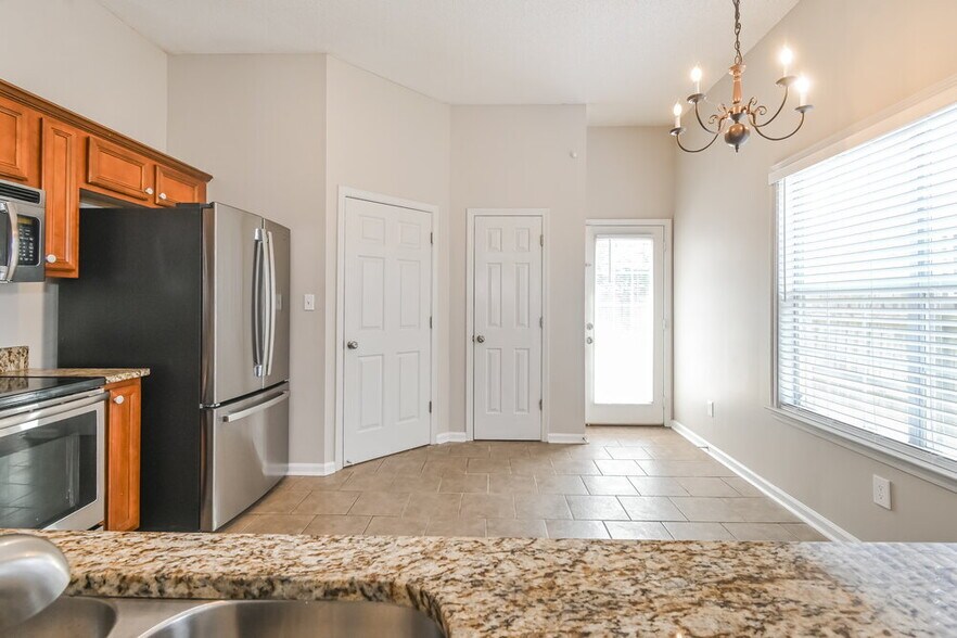 Building Photo - 6951 Parkbrook Ln
