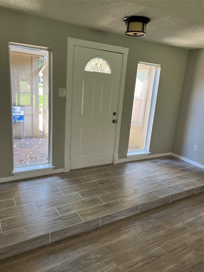 Building Photo - 1603 Chestnut Ridge Rd