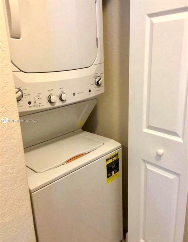 Building Photo - 17146 SW 93rd St