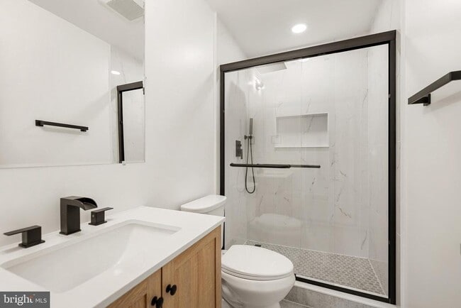 Building Photo - 14874 Emberdale Dr