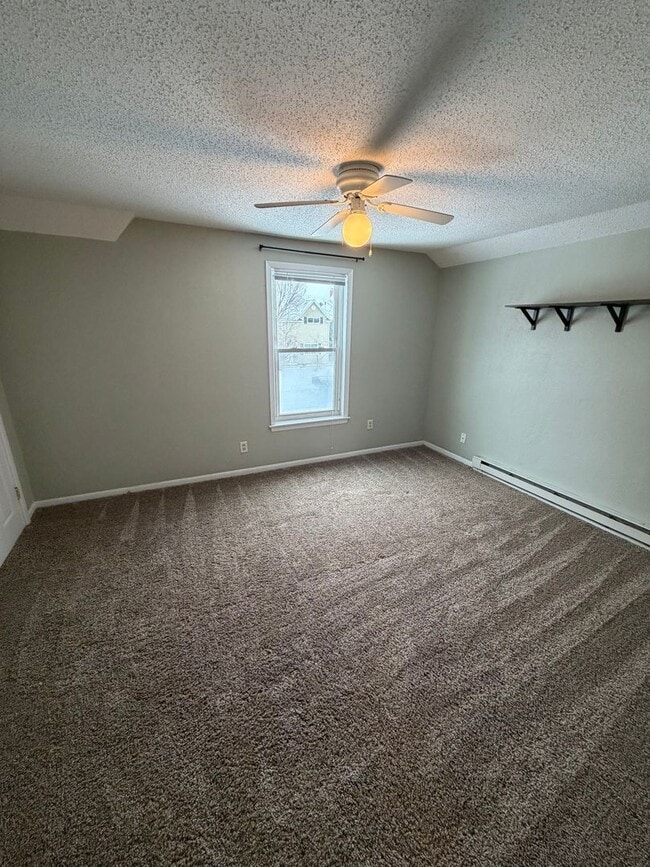 Building Photo - AVAILABLE NOW - 4 bed/1.5 bath Home In Superior