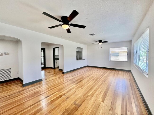 Building Photo - 1535 Grove St