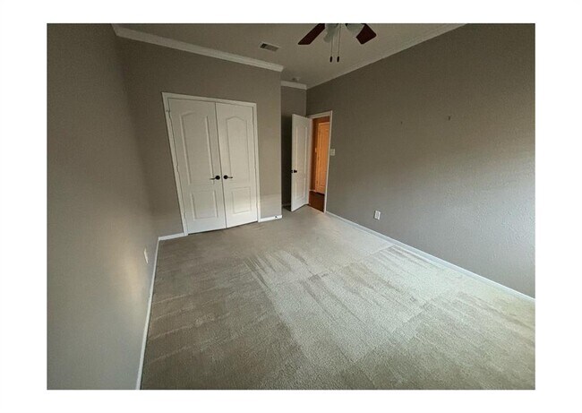 Building Photo - 15518 Huddleston Dr