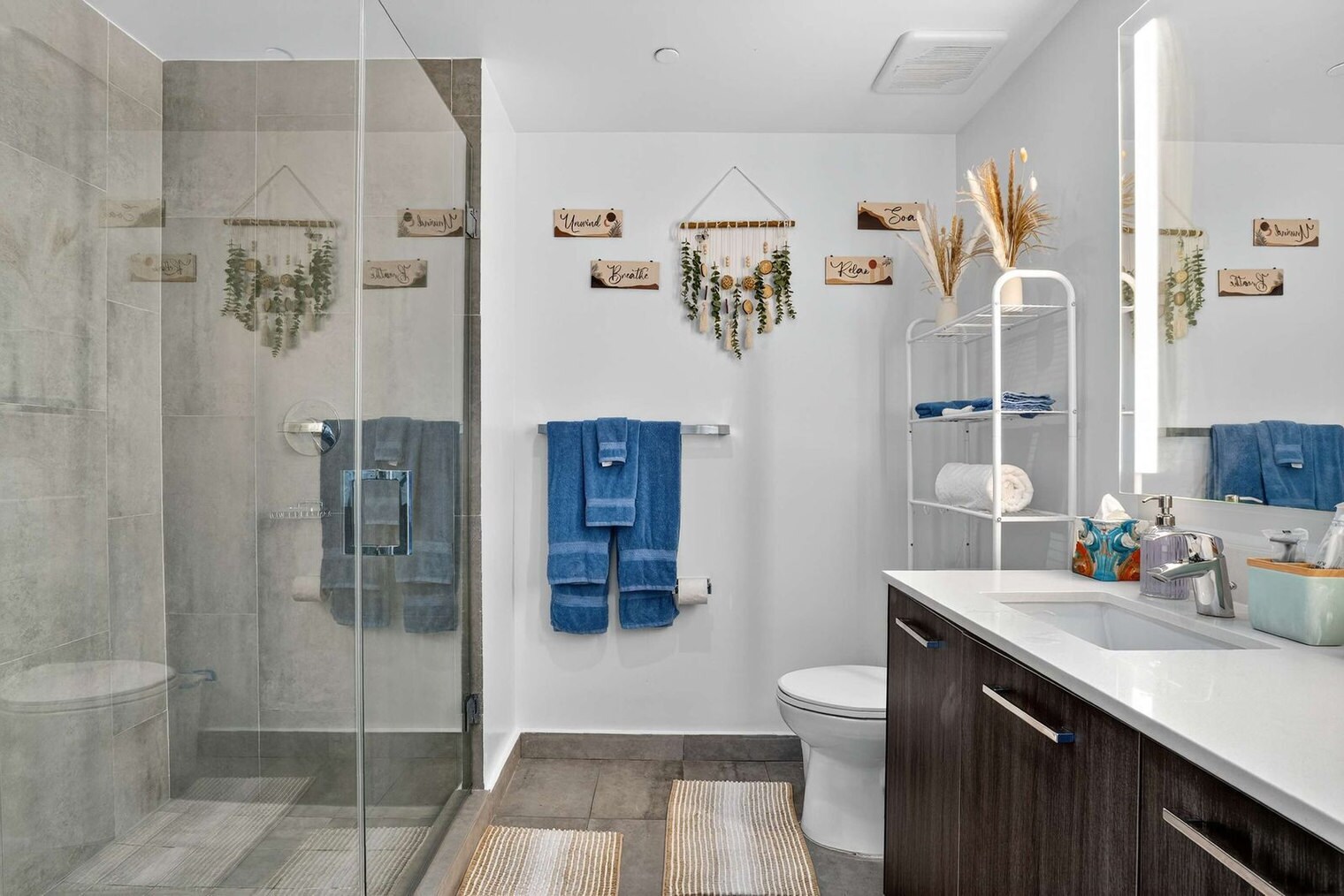 Building Photo - 404 NE 2nd Ave