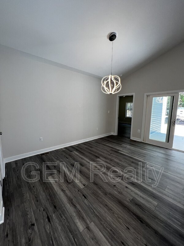 Building Photo - 38 Meadow View Ln