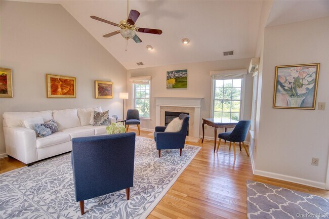 Building Photo - 208 Cinnamon Cir