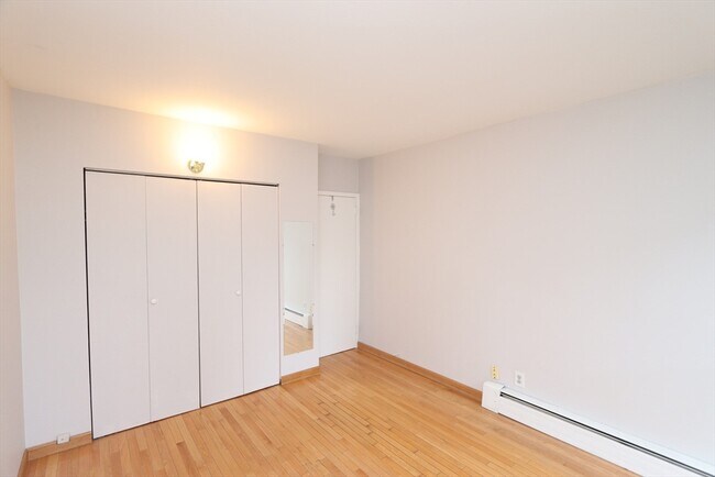 Building Photo - 24 Juniper St