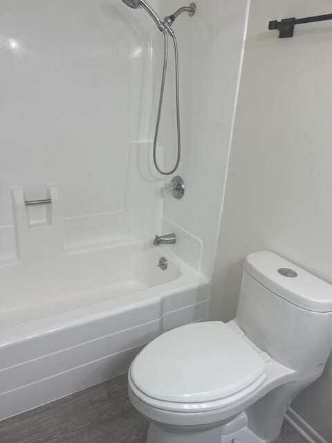 bathroom 1 - 630 2nd St