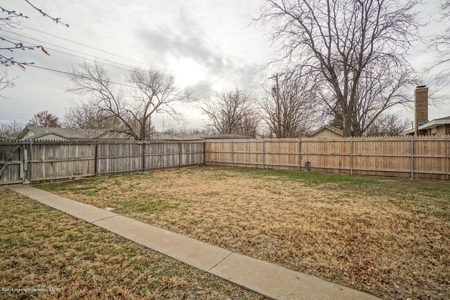 Building Photo - 5103 Mesa Cir
