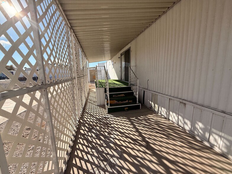 Building Photo - 3601 E Wyoming Ave