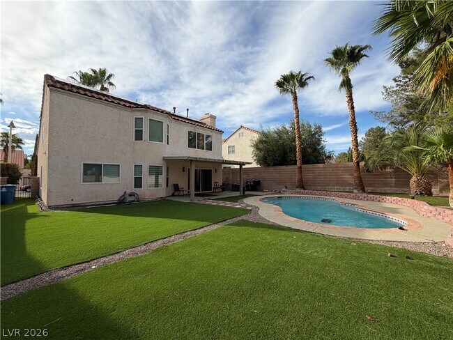 Building Photo - 2724 Monrovia Dr
