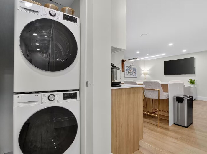 Building Photo - 359 Broadway