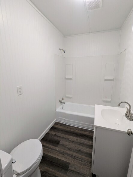 Building Photo - 417 Woodlyn Rd