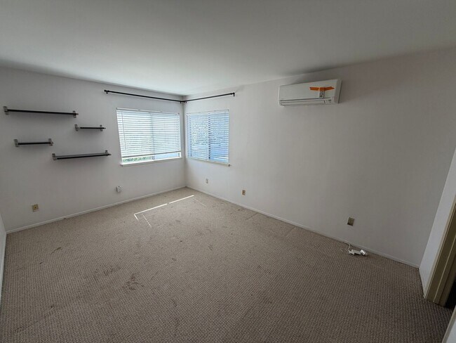 Building Photo - Rare 4 Bedroom Home with Spacious Layout in Prime La Puente Neighborhood