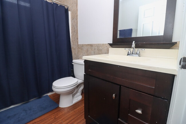 Building Photo - 1904 Karen Ln