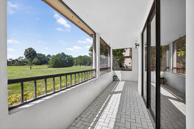 Building Photo - 4770 Fountains Dr S