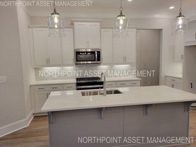 Building Photo - Gorgeous Luxury Townhome for Rent in Kenne...